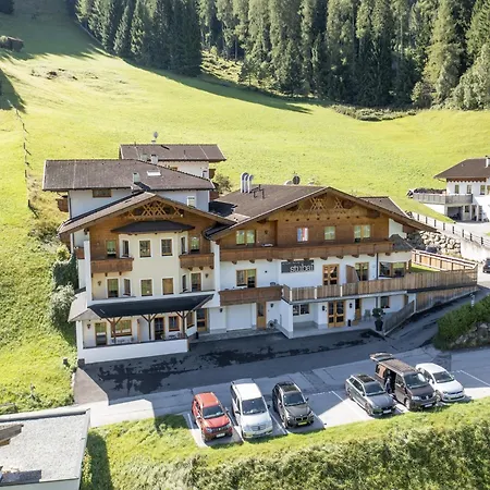 Neustift Near Stubai Glacier Skiing, Cleaning Included ניוסטיפט אים סטובאיטל