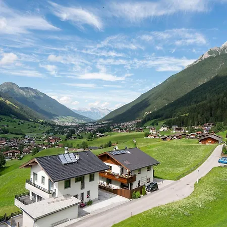 Neustift Near Stubai Glacier Skiing, Cleaning Included Lejlighed